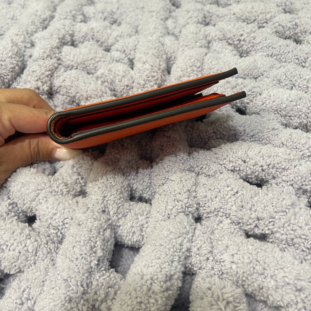 Gucci Bold Orange Leather Wallet - Picture 4 of 9